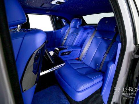 Used 2024 Rolls-Royce Phantom Sedan w/ The Phantom Package RWD image 19