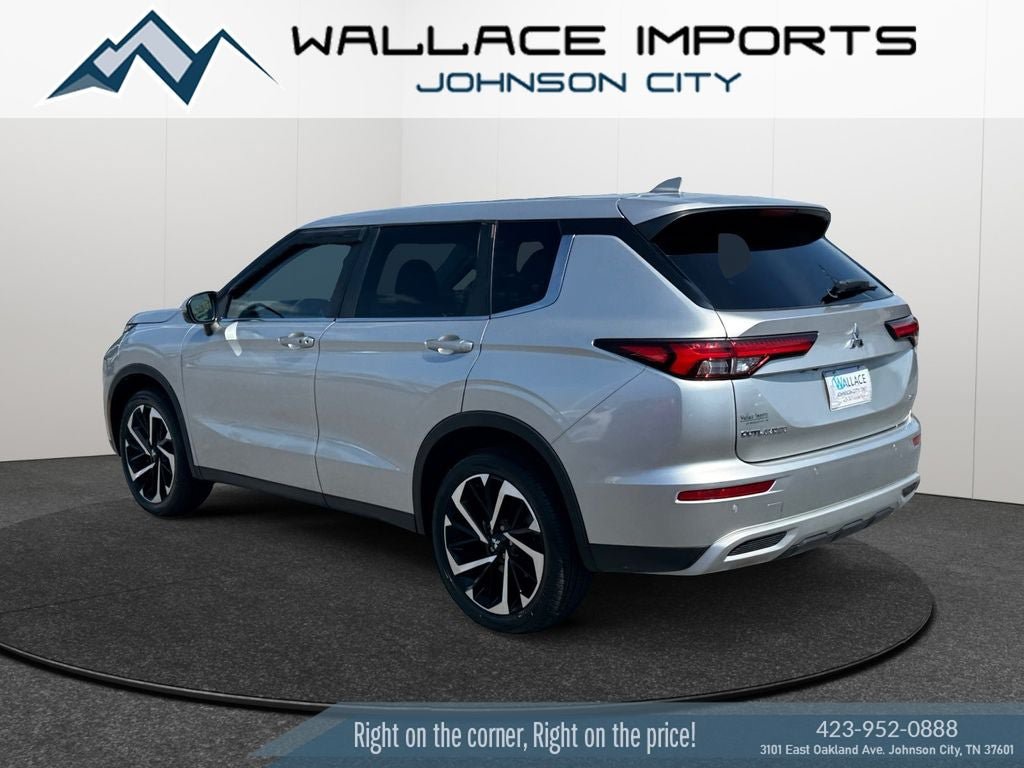 Used 2022 Mitsubishi Outlander SE FWD image 3