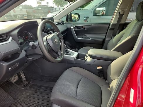 Used 2022 Toyota RAV4 LE FWD image 13