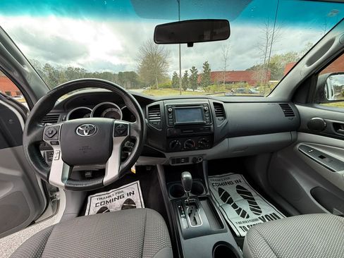 Used 2015 Toyota Tacoma Pickup 4D 6 ft w/ Convenience Package image 17