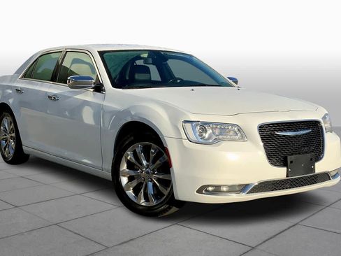 Used 2018 Chrysler 300 Limited image 2