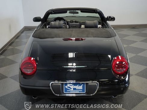 Used 2003 Ford Thunderbird image 37