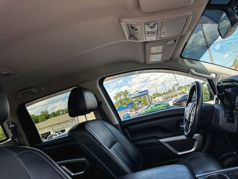 Used 2017 Nissan Titan SL AWD/4WD image 24