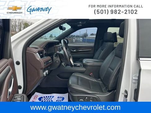 Used 2021 GMC Yukon Denali w/ Denali Premium Package image 23