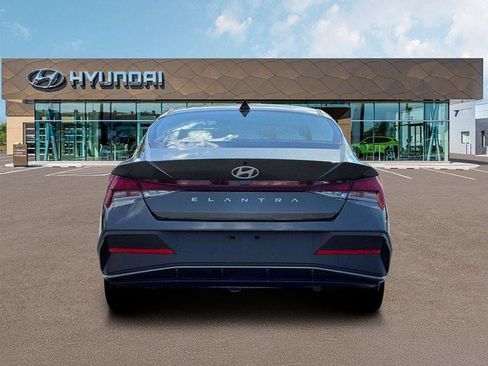 New 2026 Hyundai Elantra SE FWD image 6