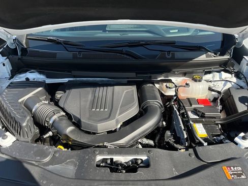 Used 2025 GMC Acadia Elevation image 30