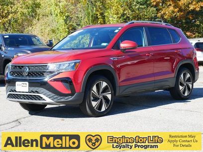 Used 2023 Volkswagen Taos SE w/ Panoramic Sunroof Package