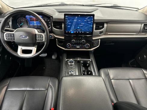 Used 2023 Ford Expedition XLT image 21