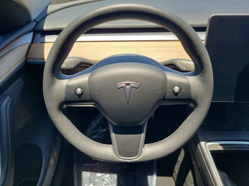 Used 2023 Tesla Model Y Long Range AWD/4WD image 19