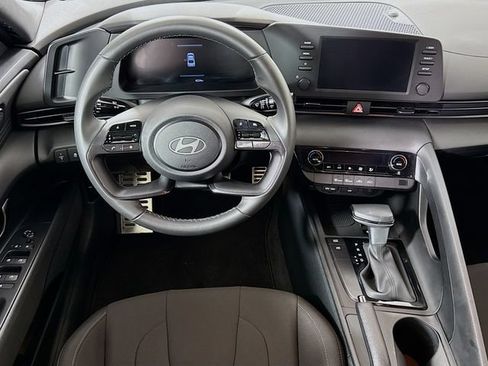 Used 2025 Hyundai Elantra Sport FWD image 22