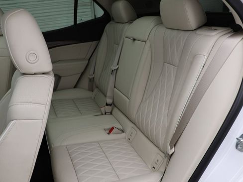 Used 2023 Buick Envision Avenir image 12