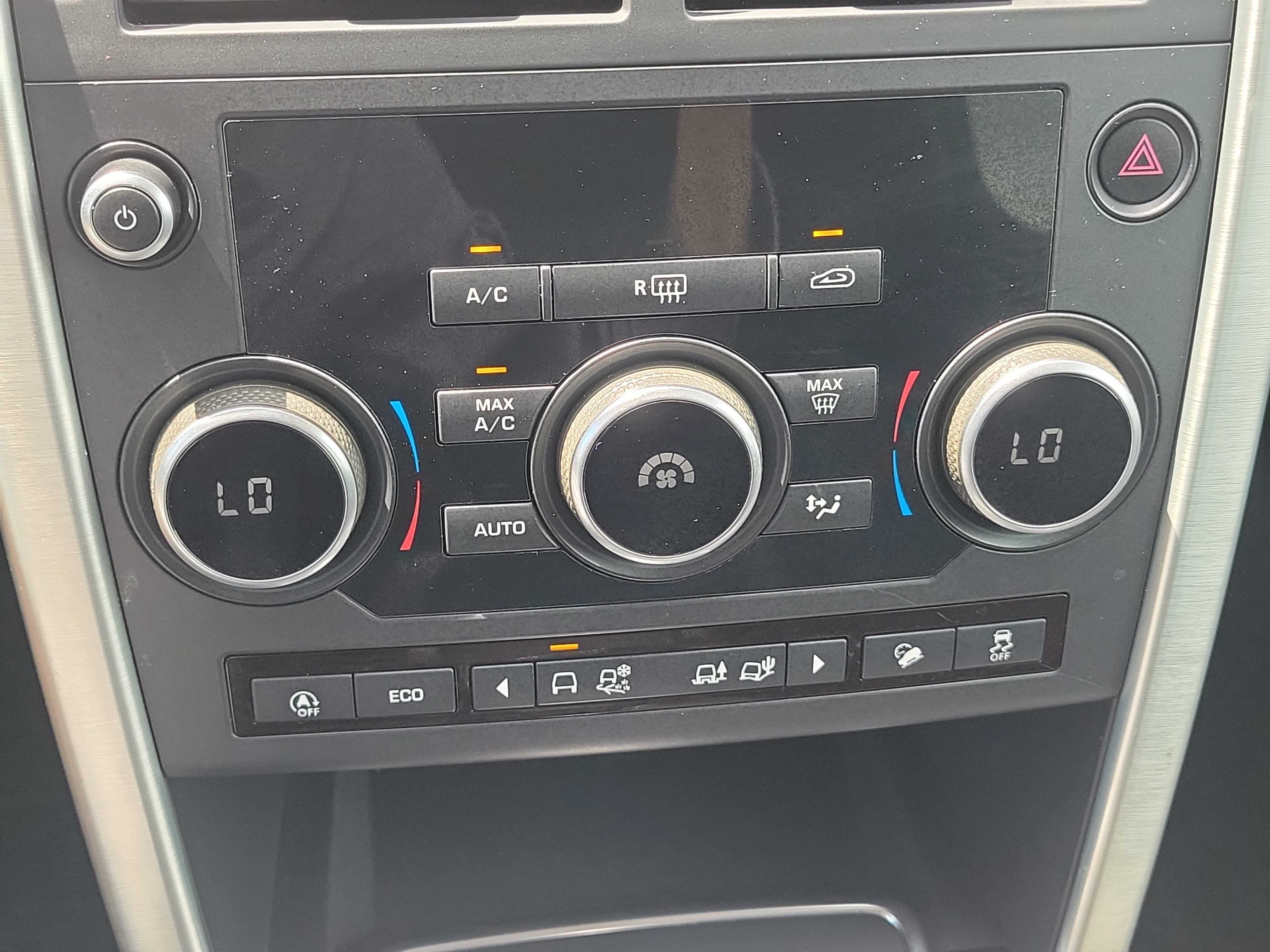 Used 2019 Land Rover Discovery Sport SE AWD/4WD image 26