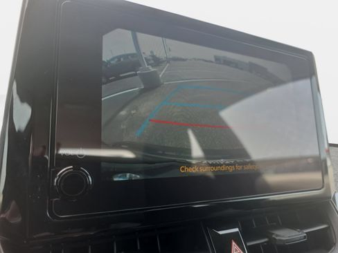 Used 2025 Toyota Corolla LE FWD image 22