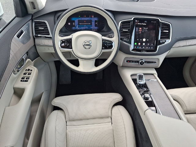 Used 2025 Volvo XC90 T8 Ultra w/ Lounge Package AWD/4WD image 11