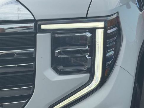 Used 2026 GMC Sierra 1500 SLT AWD/4WD image 9