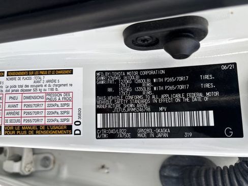 Used 2021 Toyota 4Runner SR5 Premium w/ Moonroof Package RWD image 38