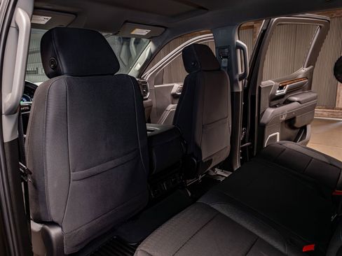 Used 2025 GMC Sierra 1500 Elevation image 21