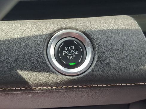 Certified 2022 Cadillac Escalade Luxury AWD/4WD image 15