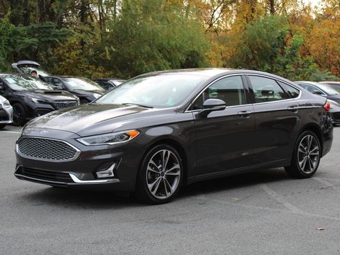 Used 2020 Ford Fusion Titanium image 3