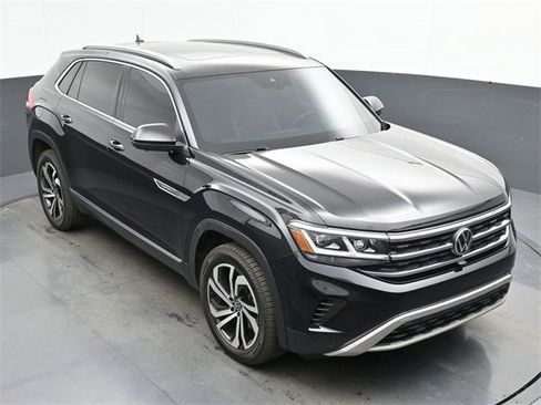 Used 2020 Volkswagen Atlas Cross Sport SEL Premium image 18