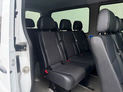 Used 2015 Mercedes-Benz Sprinter 2500 image 24