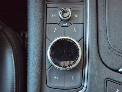 Used 2025 Cadillac XT6 Premium Luxury FWD image 31