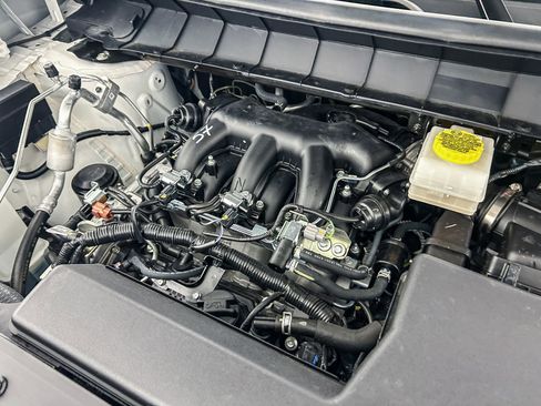 Certified 2025 Nissan Pathfinder Platinum w/ Cargo Package image 28