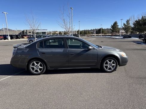 Used 2004 Nissan Altima 3.5 SE w/ Leather Sport Pkg image 2