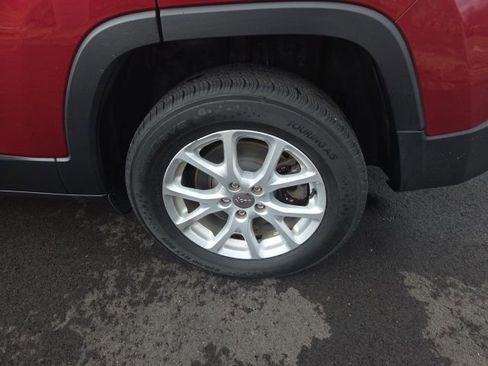 Used 2015 Jeep Cherokee Latitude w/ Cold Weather Group image 12