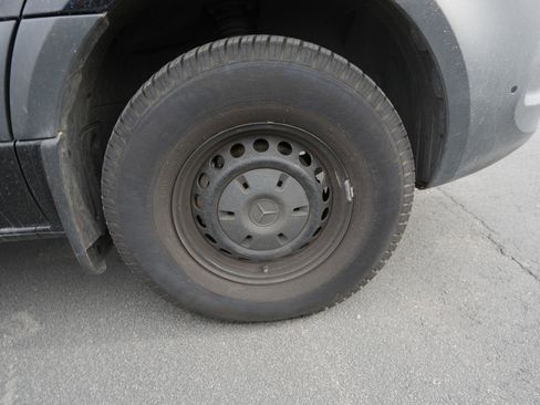 Used 2024 Mercedes-Benz Sprinter 2500 image 22