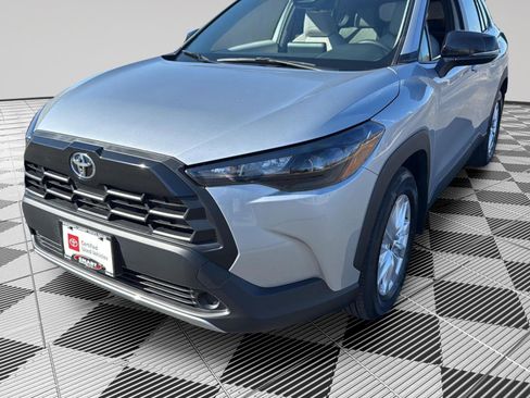Used 2026 Toyota Corolla Cross LE image 23