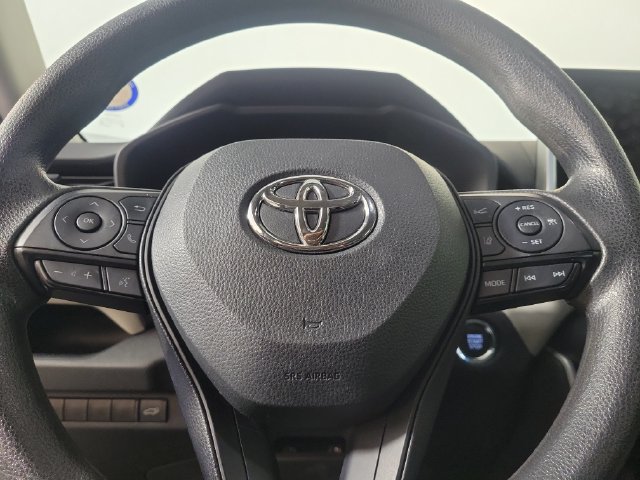 Used 2024 Toyota RAV4 XLE w/ Convenience Package FWD image 18