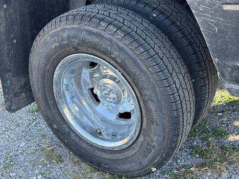 Used 2024 RAM 3500 Tradesman w/ Chrome Appearance Group image 7