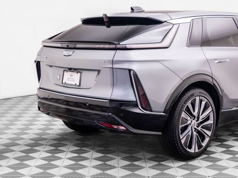 Certified 2025 Cadillac Lyriq Luxury w/ LPO, Floor Liner Package AWD/4WD image 43