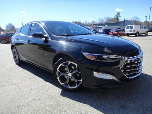 Used 2020 Chevrolet Malibu LT FWD image 3