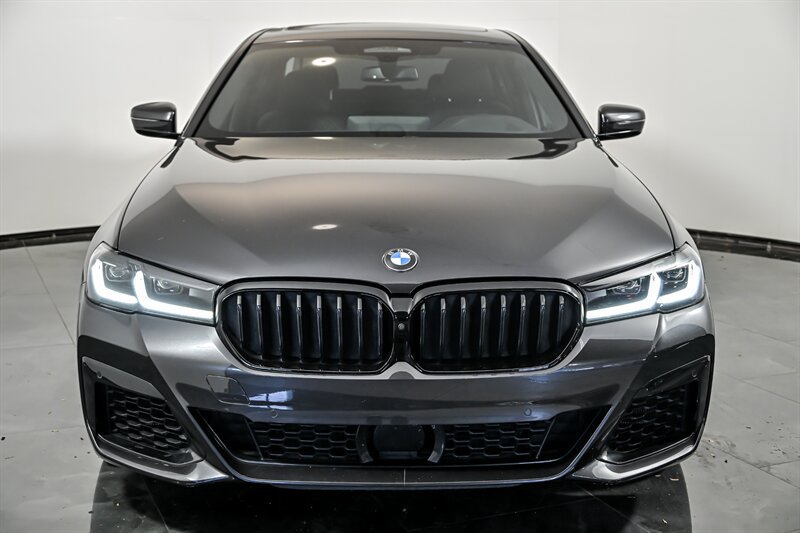 Used 2023 BMW M550i xDrive w/ Executive Package AWD/4WD image 4