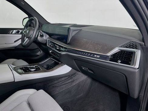 Certified 2024 BMW X5 xDrive40i w/ M Sport Package image 30