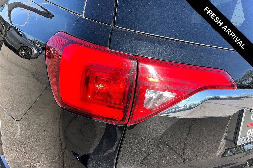 Used 2018 GMC Acadia Denali w/ Technology Package AWD/4WD image 22