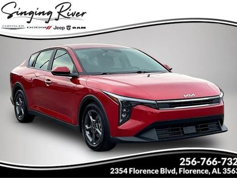 Used 2025 Kia K4 FWD image 1