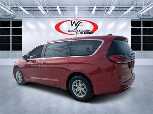 New 2026 Chrysler Pacifica Select FWD image 5