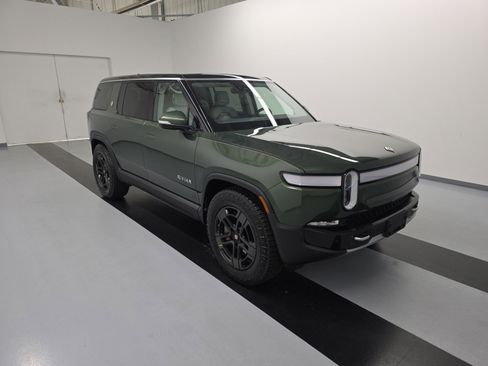 Used 2024 Rivian R1S Adventure AWD/4WD image 7