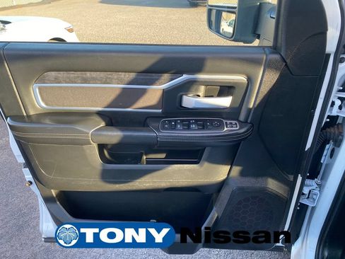 Used 2024 RAM 2500 Big Horn AWD/4WD image 31