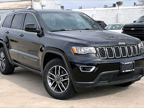 Used 2020 Jeep Grand Cherokee Laredo w/ 18" Wheel & 8.4" Radio Group AWD/4WD image 36