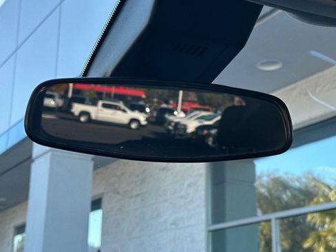 Used 2022 Chevrolet Equinox LS image 25