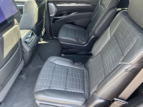 Used 2025 Cadillac Escalade Sport Platinum w/ LPO, Floor Liner Package AWD/4WD image 17