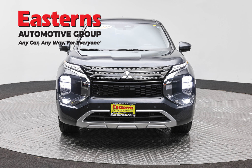 Used 2024 Mitsubishi Outlander SE FWD image 3