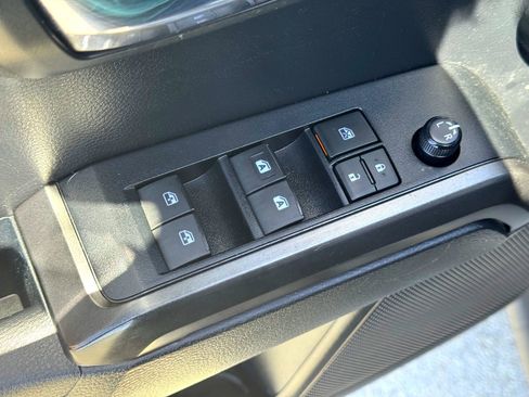 Used 2019 Toyota Tacoma TRD Off-Road w/ Technology Package image 14