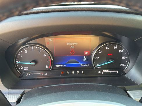 Used 2022 Ford Explorer XLT w/ Equipment Group 202A RWD image 23