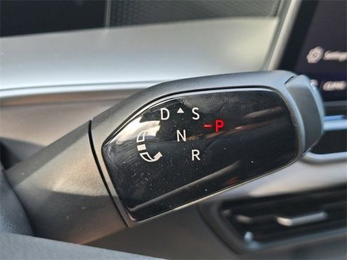 New 2026 Volkswagen Tiguan SE R-Line image 22