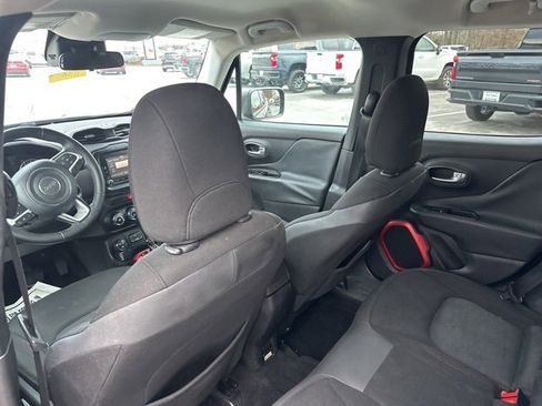 Used 2016 Jeep Renegade Trailhawk image 17